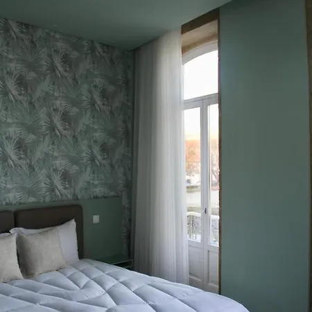 לינה וארוחת בוקר A Rendilheira Charm וילה דו קונדה