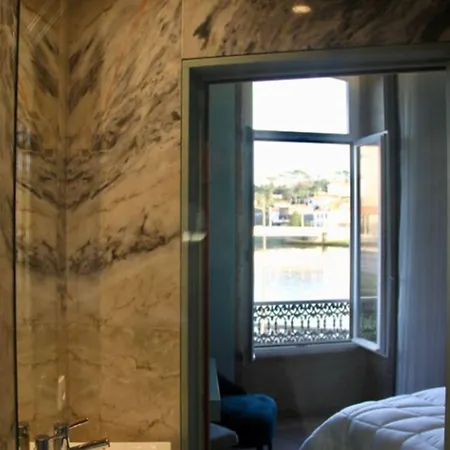 לינה וארוחת בוקר A Rendilheira Charm